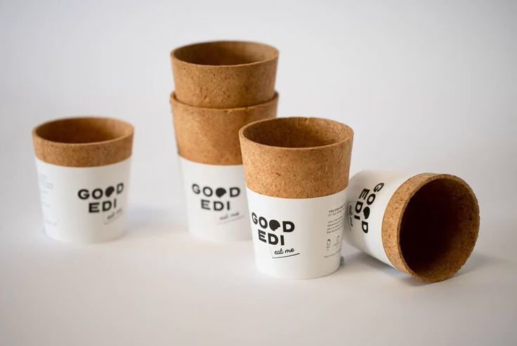 Edible cups for coffee or cake